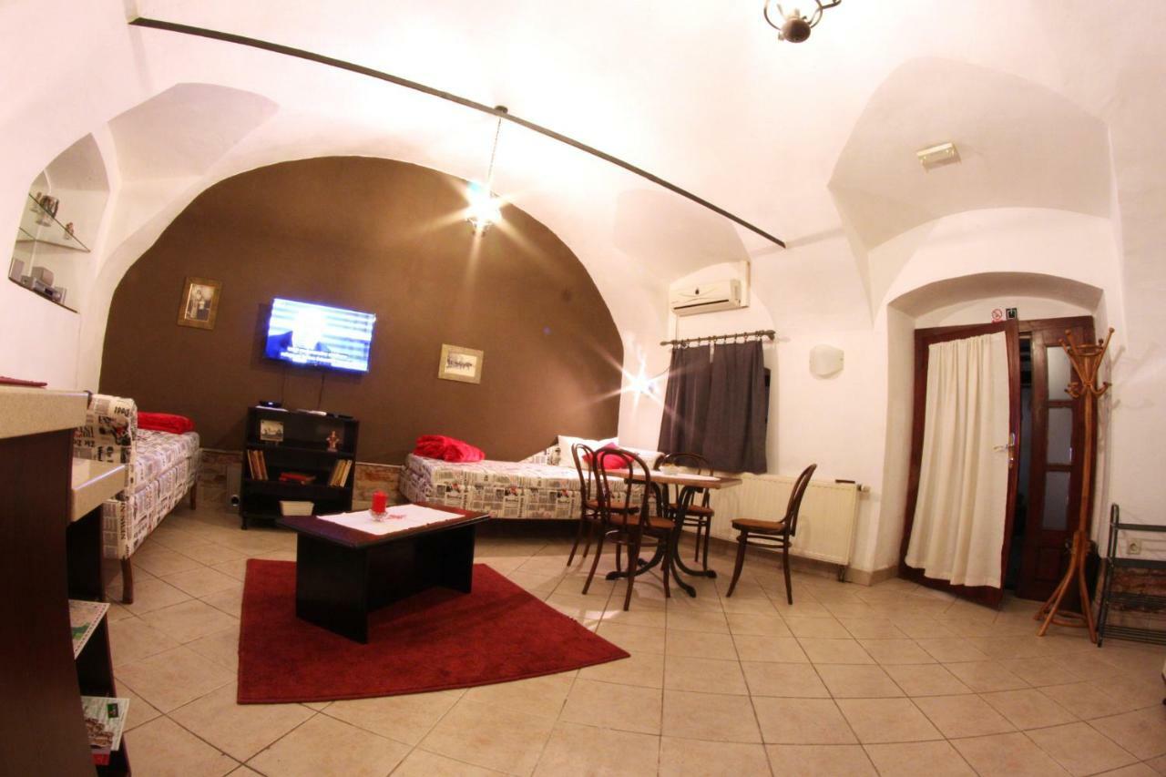 Apartman Korzo วาราชดีน ภายนอก รูปภาพ