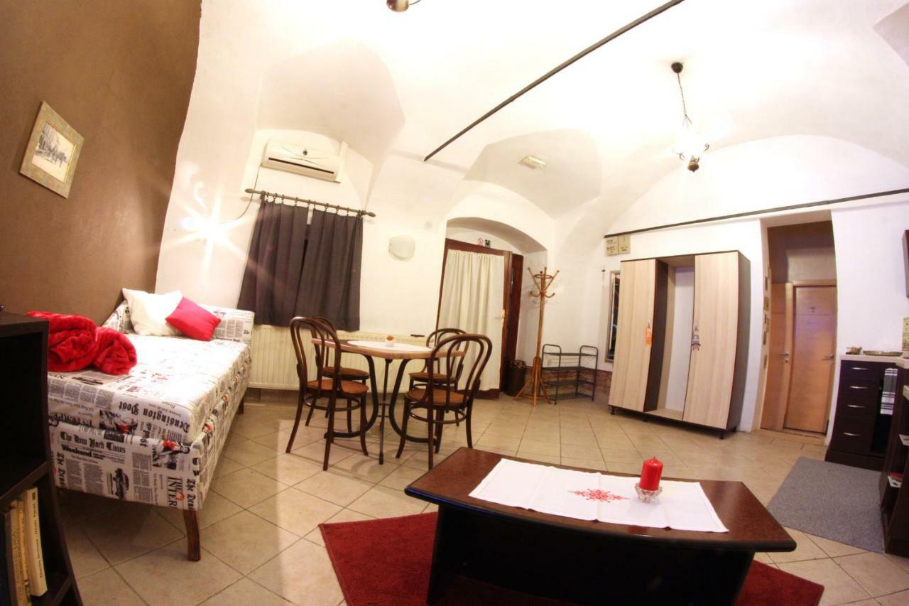 Apartman Korzo วาราชดีน ภายนอก รูปภาพ